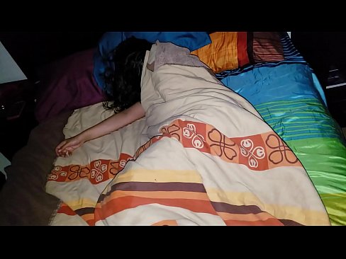 ❤️ Styvbarn som skäller ut sin unga styvmor medan hon sover. ❤❌ Porno at sv.hentaivost.ru ❌️❤